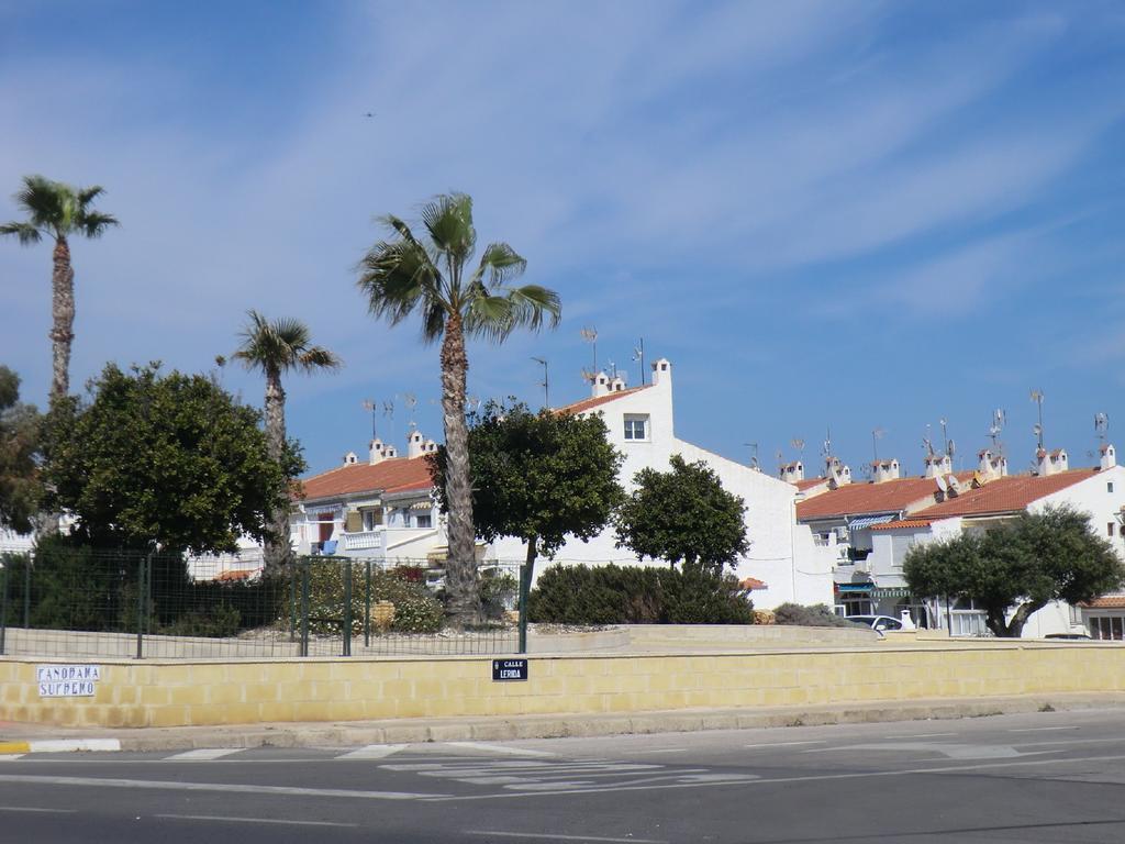 Вилла Casa En La Costa Торевьиа Экстерьер фото